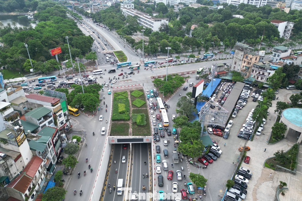Đường QL1 (Lê Duẩn) đoạn qua nút giao Kim Liên - Xã Đàn.